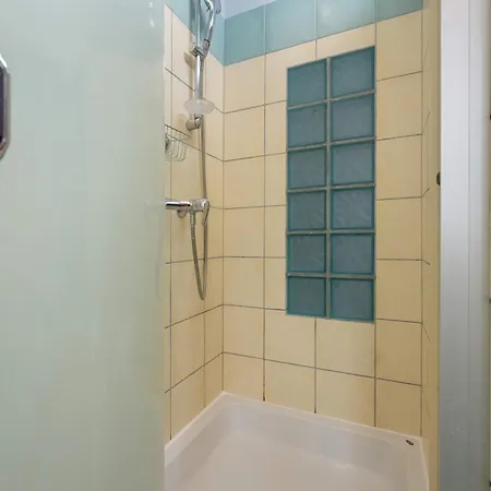 A Comfortable Near The Market Square By Renters