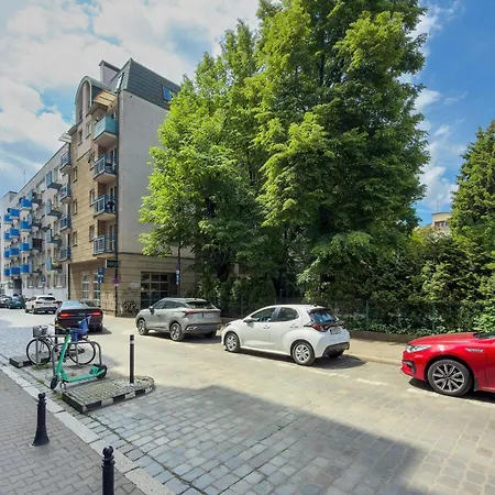 A Comfortable Near The Market Square By Renters *